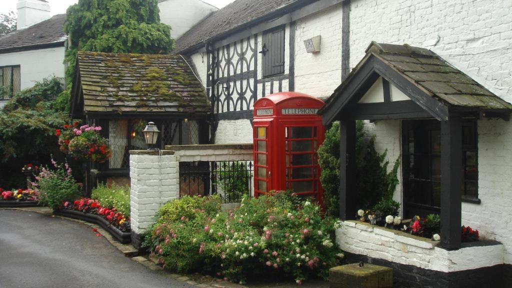 Deanwater Hotel Уилмслоу Екстериор снимка